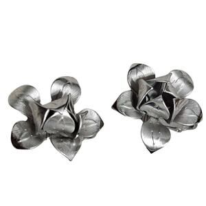 1950s Vintage Huge 3D Flower Clip On Earrings Silver Tone Light Weight